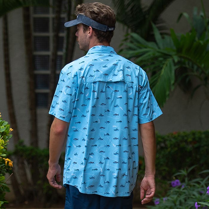Guy wearing Salt Life Bite On Woven Mens Shirt SLM30285 Airy Blue Back
